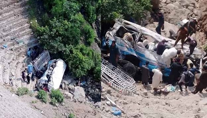 18 dead as bus plunges into Indus River in Gilgit (Pix File)