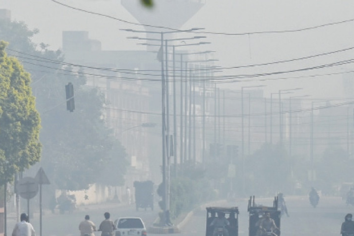 Lahore’s air toxic rises as AQI hits 1,000 sparking health alarms