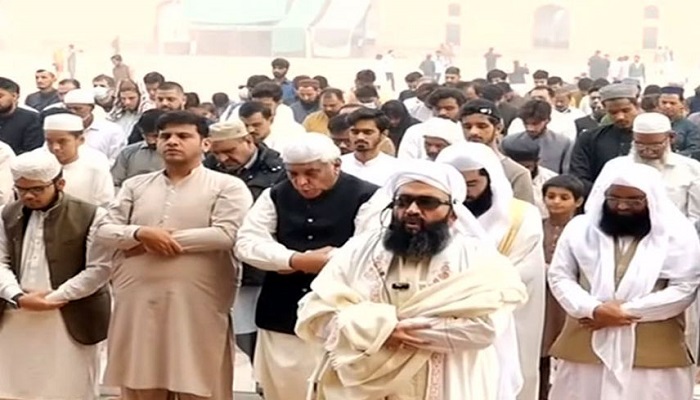 Salat-e-Istisqa offered across country