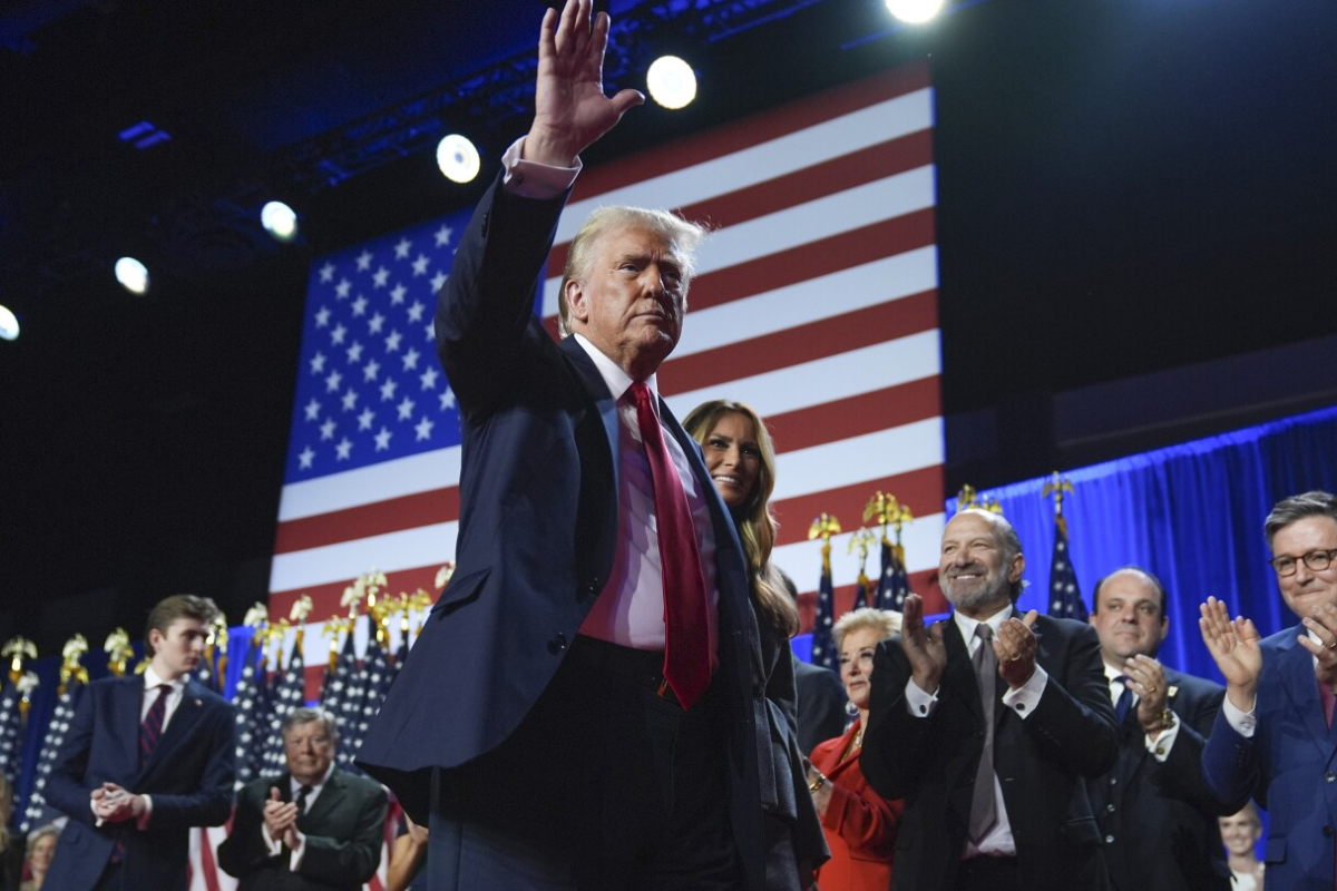 Trump ready to return to White House as inauguration ceremony starts