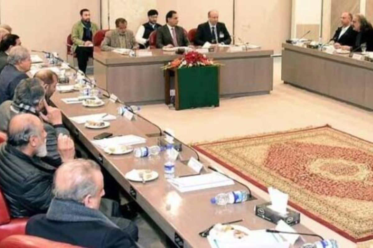 Govt says no progress in talks with PTI