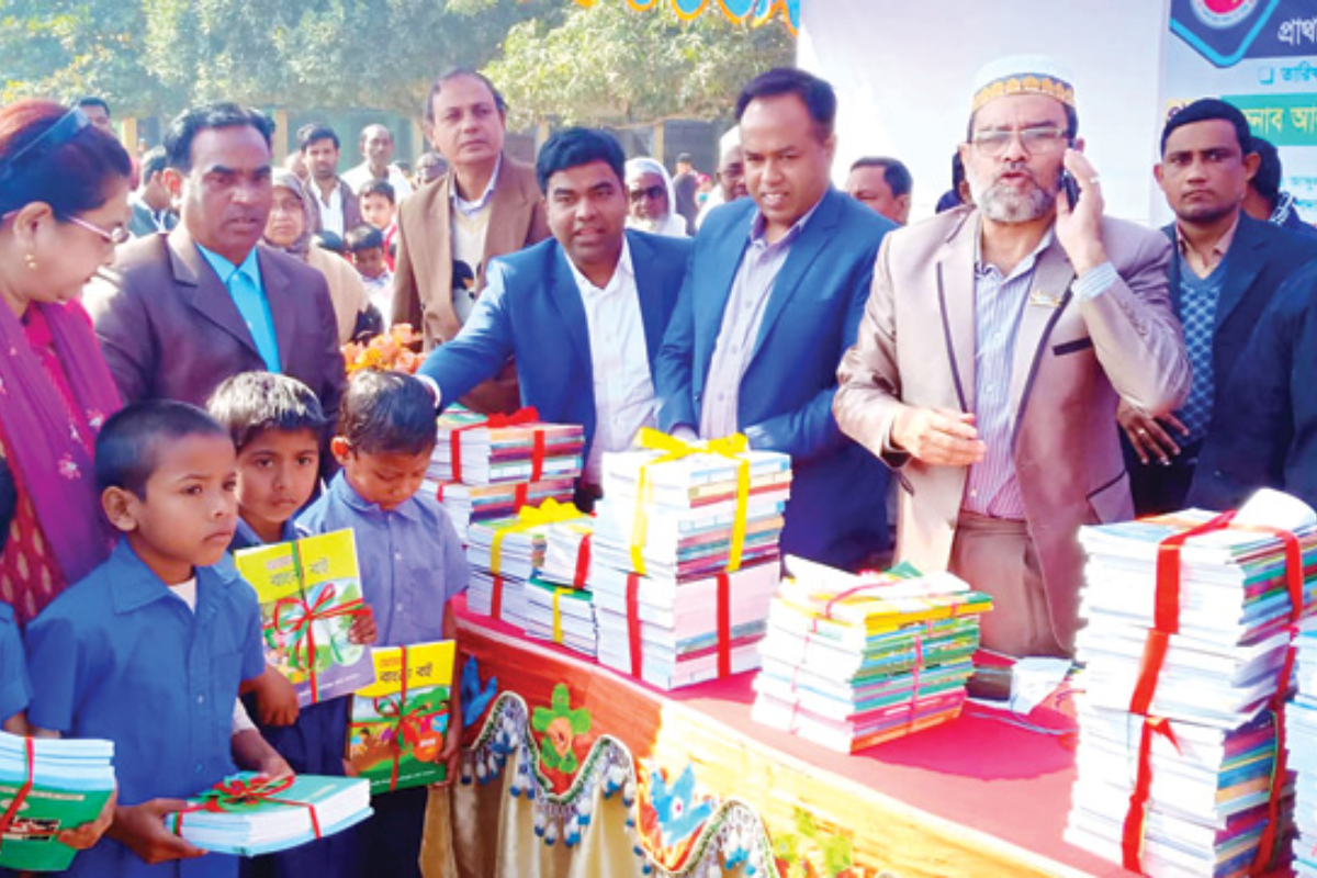 Textbook distribution for academic year 2025-26 begins across Sindh