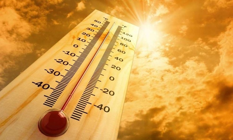 Intense heatwave grips Pakistan during eid break