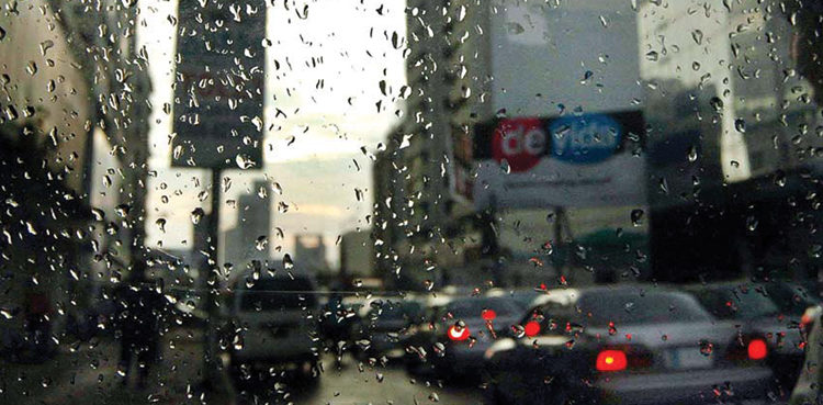 Karachi experiences light rain and pleasant weather today
