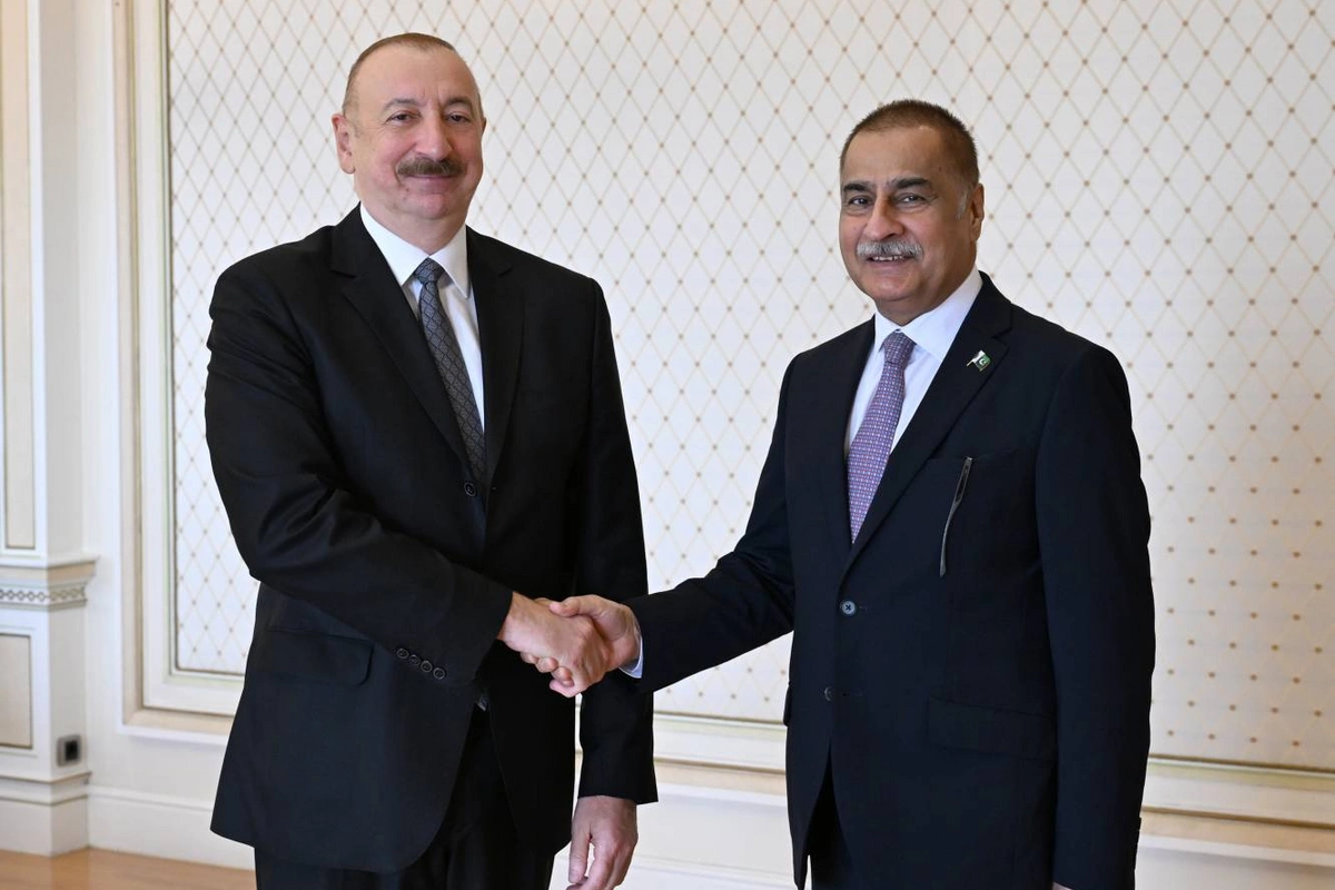 Pakistan-Azerbaijan strengthen diplomatic and economic ties in Baku meeting
