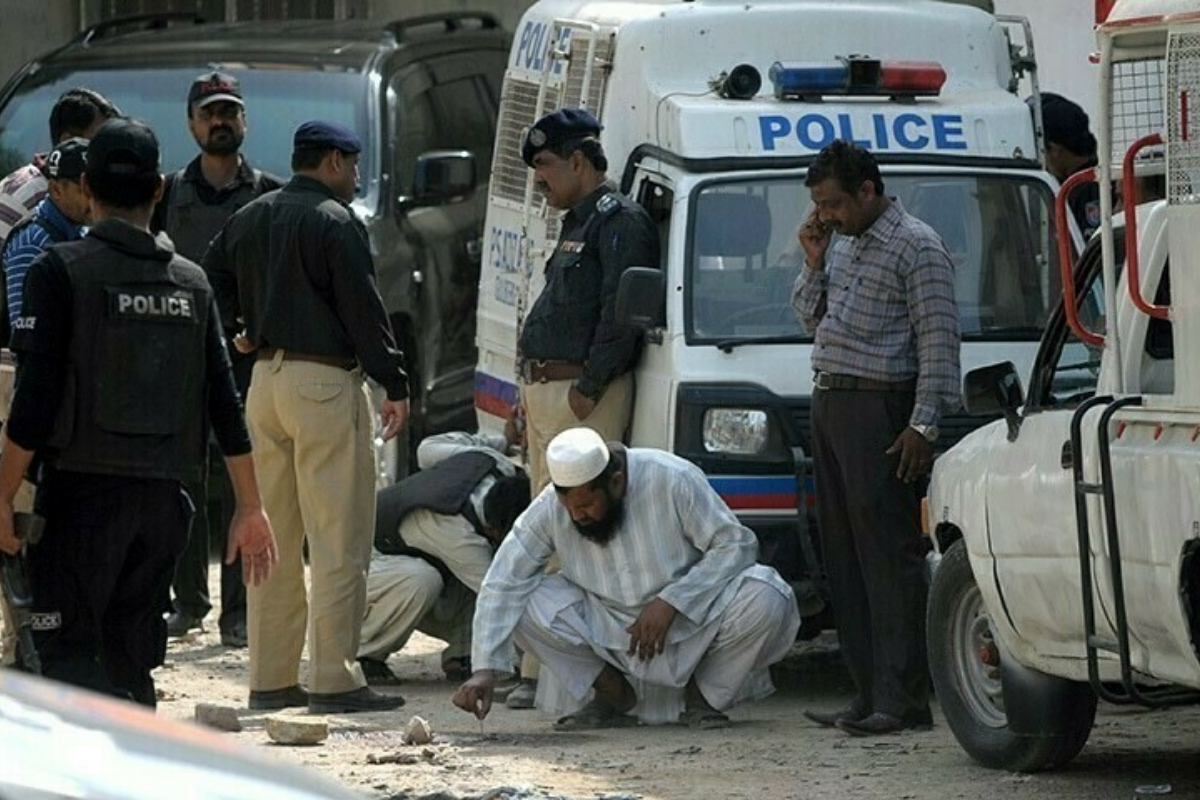 Karachi gunfight over personal dispute leaves one Cop killed, Rangers man injured