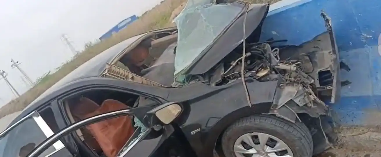 4 dead, 4 injured in tragic accident on Hawksbay road