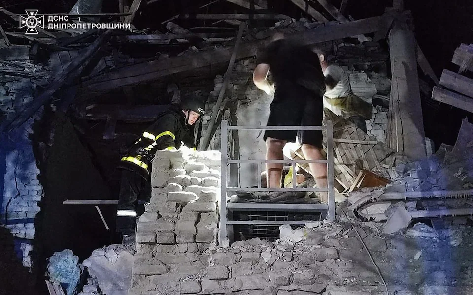 Russian strikes kill 22 after Trump shortens ceasefire deadline