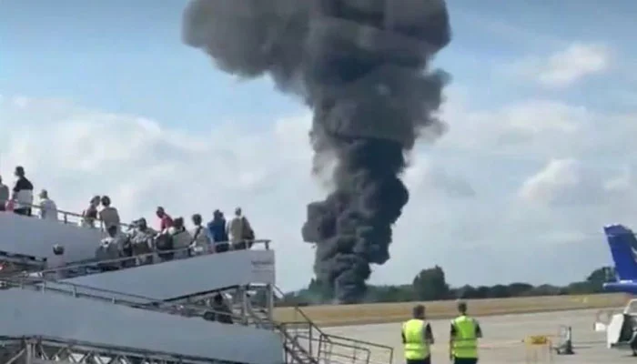 Small plane crashes at London Southend Airport