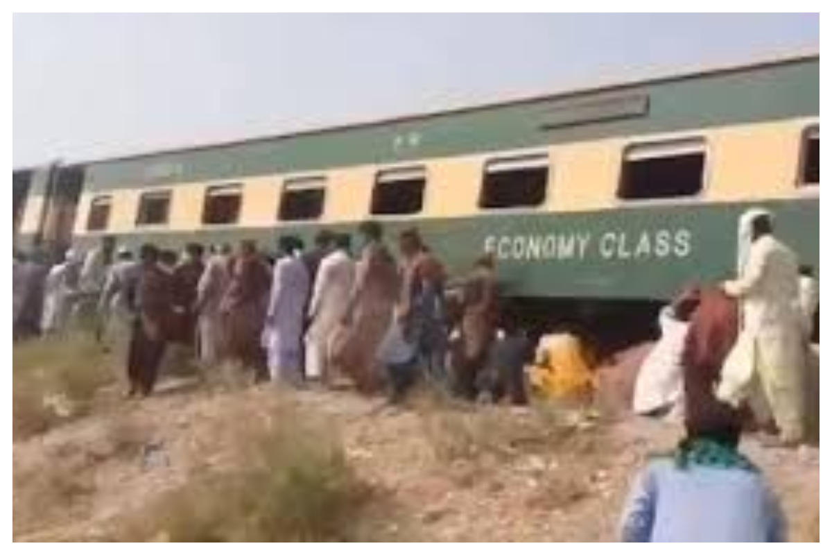 Explosion on railway track near Mastung derails six carriages of Jaffer Express