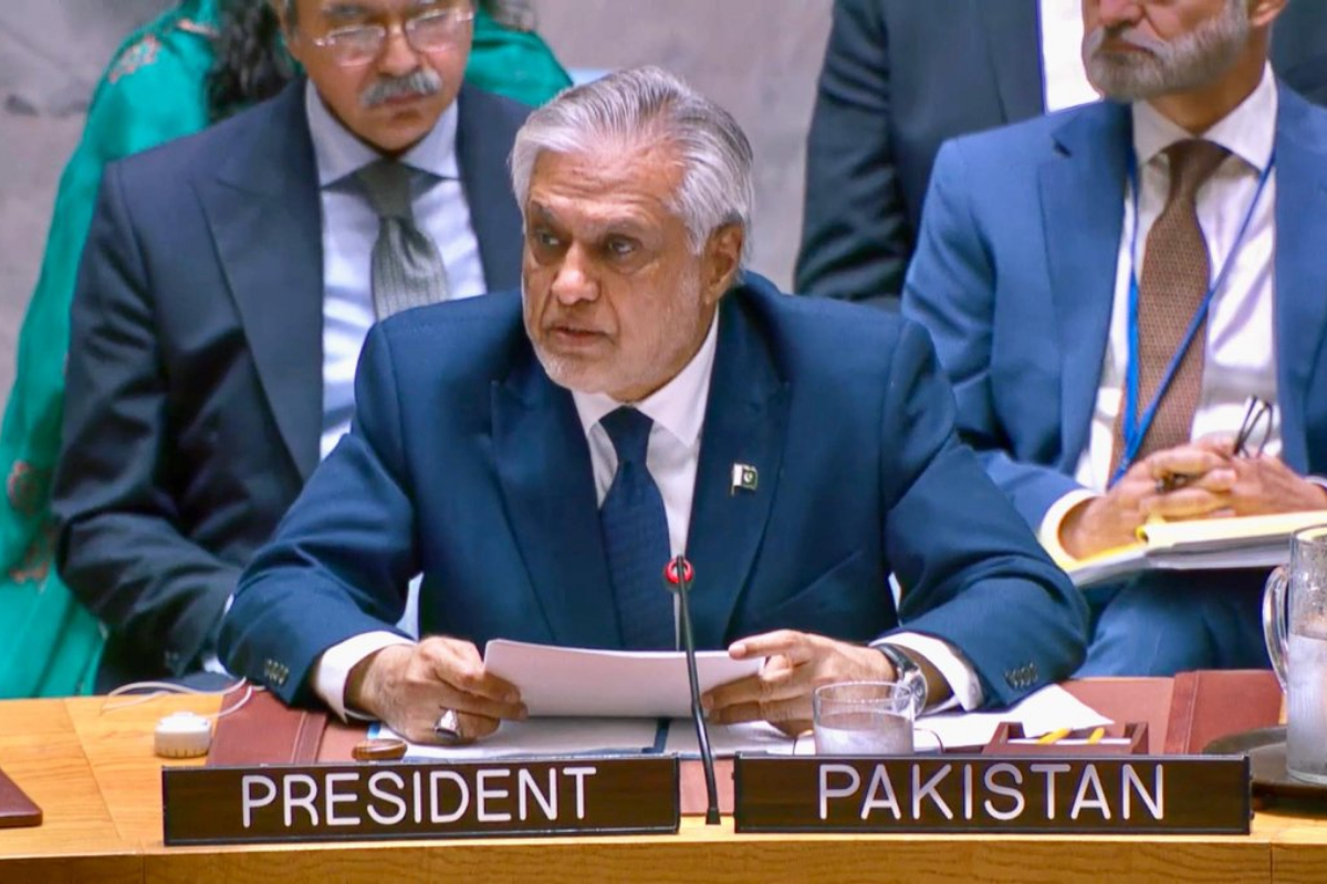 Time to turn Pakistan-Iran brotherhood into Economic partnership, says Ishaq Dar