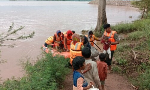 Pujab issues flood alert, as India may release water into river