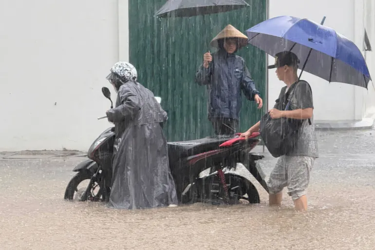 Typhoon Kajiki kills three, floods streets in Hanoi, causes widespread damage across vietnam