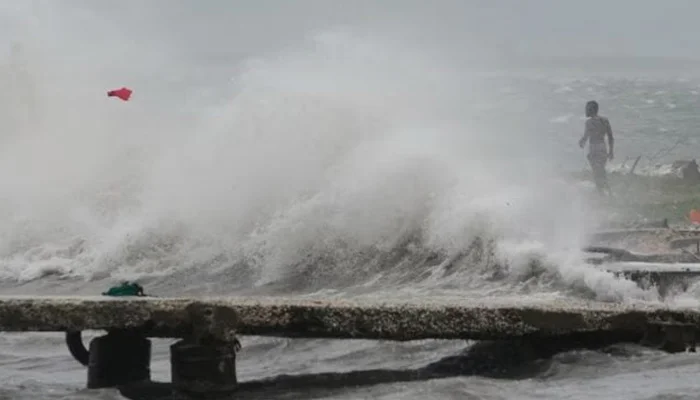 Hurricane Melissa hits Jamaica, forces 700,000 to evacuate in Cuba