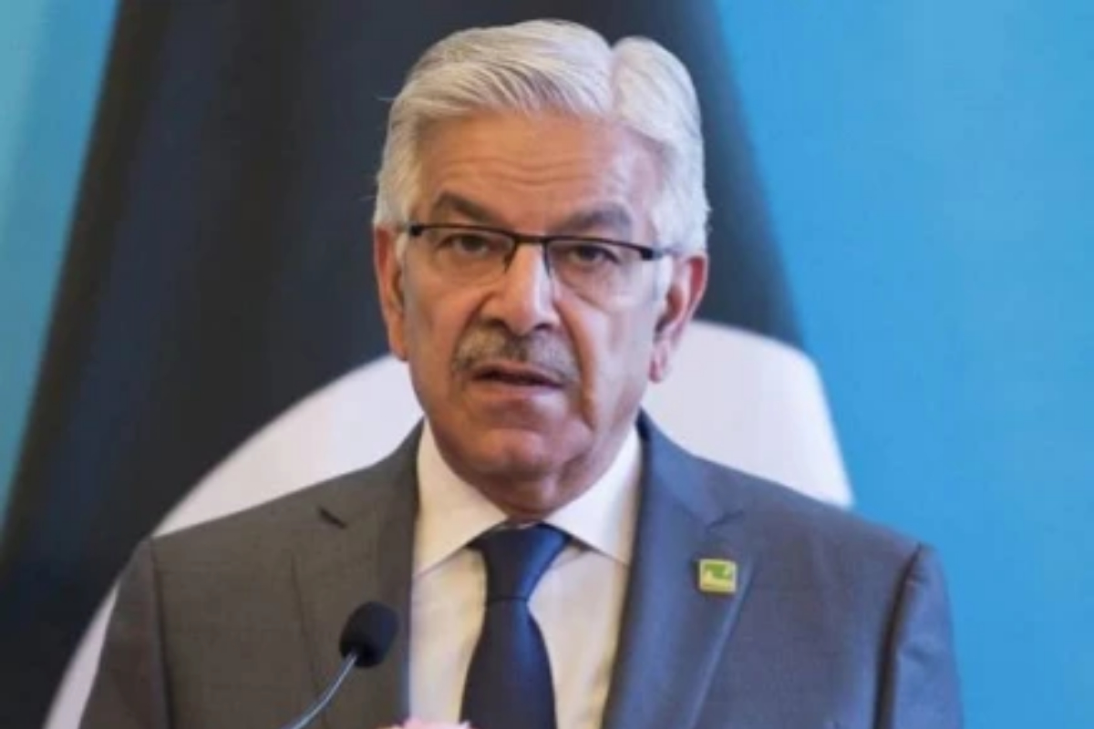 Khawaja Asif mocks Afghan Government with Modi’s picture after border clash