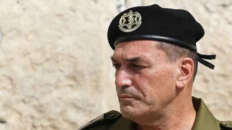 Israel army chief warns fighting in Gaza will resume if talks fail.