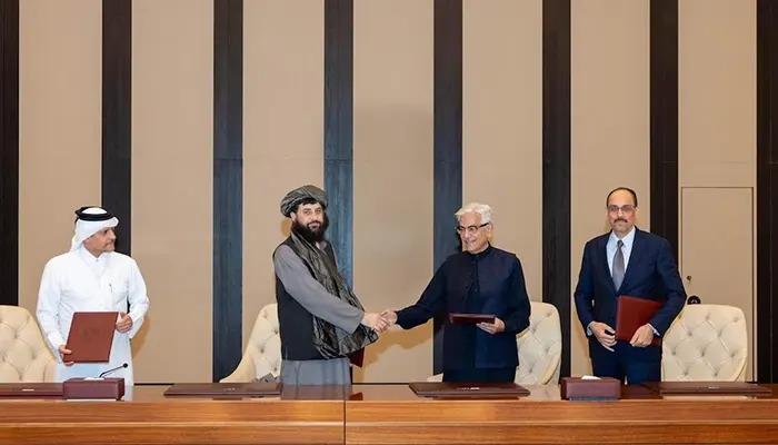 Pakistan and Afghanistan extend ceasefire for another week after talks in Turkiye.