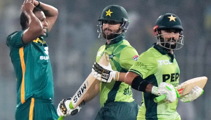 Pakistan beat South Africa by 2 Wickets in first ODI
