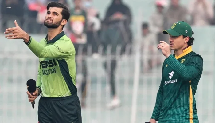 South Africa opts to bat first against Pakistan