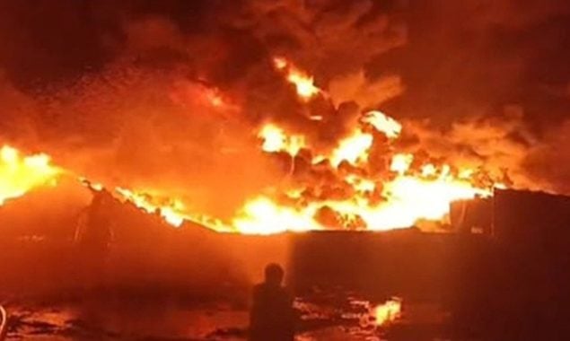 Karachi inferno: 200 homes, livestock destroyed in massive slum blaze.