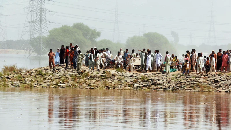 Over 300,000 people displaced as flood threatens Multan