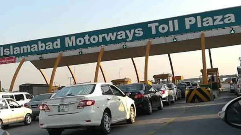 NHA to impose 50% extra toll on vehicles without M-Tag