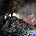 Another wave of Iranian missiles hits Haifa, Several high-rise buildings destroyed, Many Injured