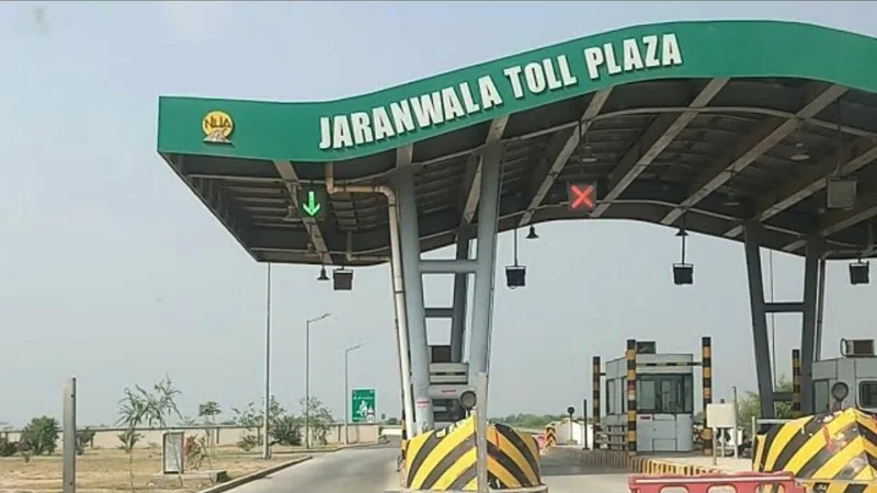 Man forgets wife at Motorway service area during Karachi trip