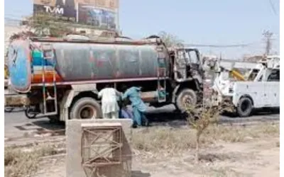 Motorcyclist killed after hit by water tanker in Karachi