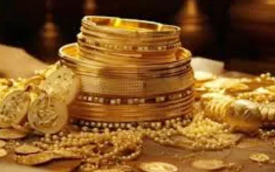 Gold price climbs again in Pakistan