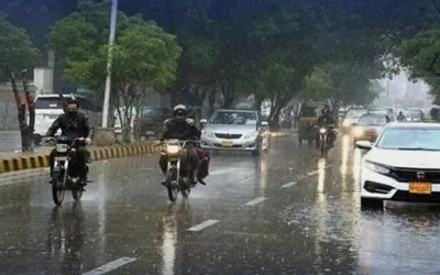 Karachi experiences heavy rainfall, thunderstorms