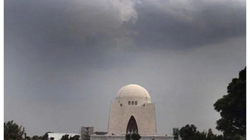 Karachi to face cloudy skies and gentle shower today