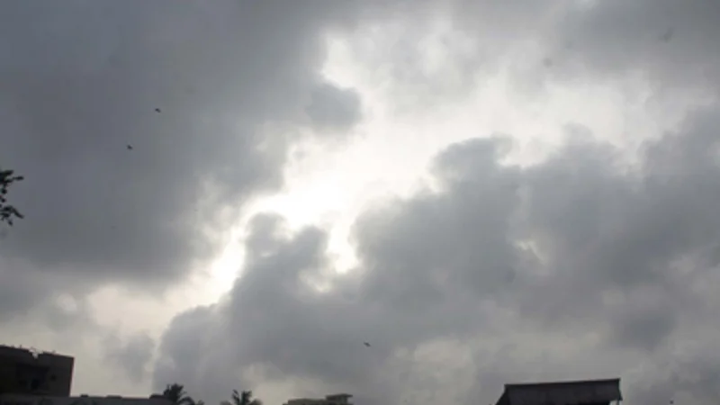 Light rain expected in Karachi