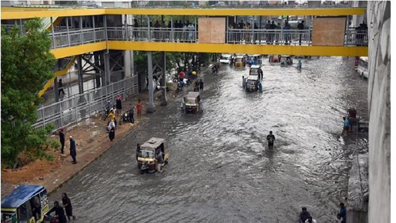 Rain chaos in Karachi: streets flooded, power disrupted