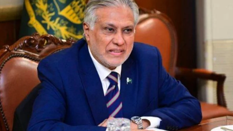 Dar highlights Pakistan’s investment potential in meeting with global experts