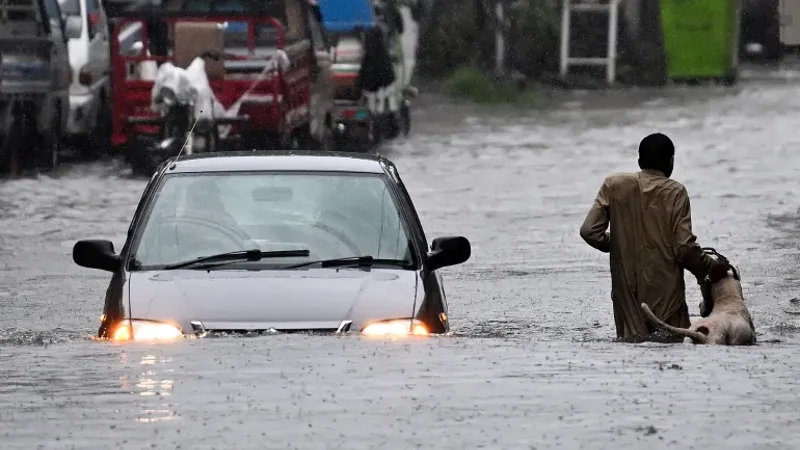 Met Dept: More heavy rains expected in Pakistan, flood situation