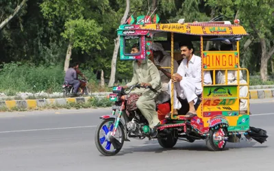 LHC hints to seal Chingchi rickshaw manufacturing factories