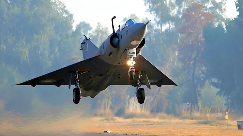 PAF’s timely response compels four Indian jets to retreat