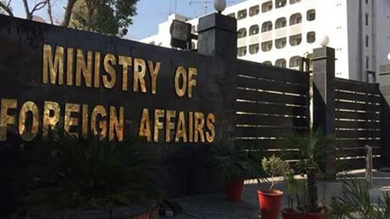 Pakistan summons Indian diplomat, hands over demarche