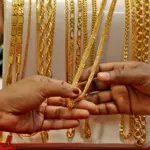 Gold prices drop by Rs 6,700 in Pakistan