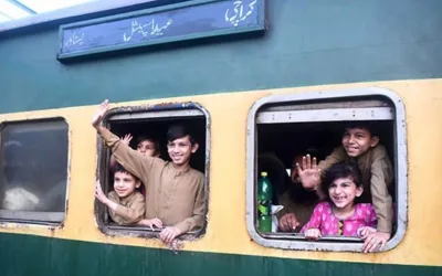 Pakistan Railways decides to run five Eid special trains