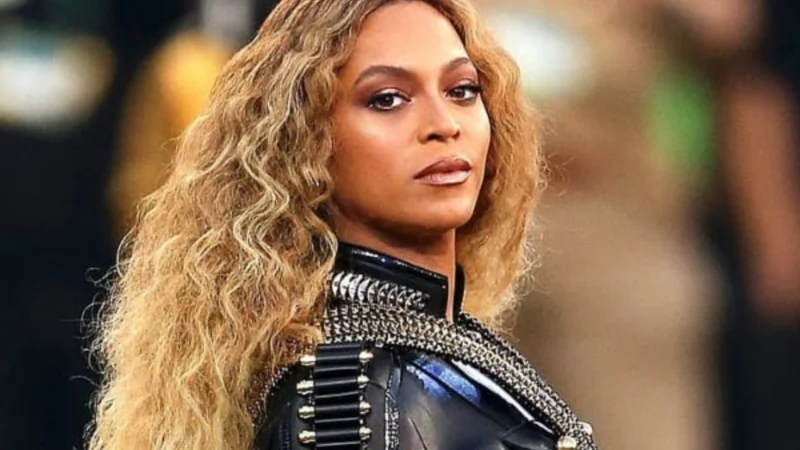 Singer Beyoncé takes big step amid Los Angeles wildfire