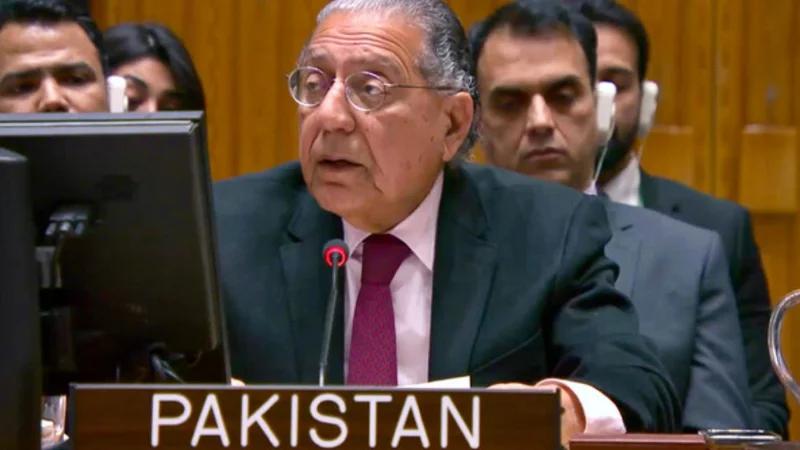 Pakistan urges Israel to withdraw from Lebanon, Syria