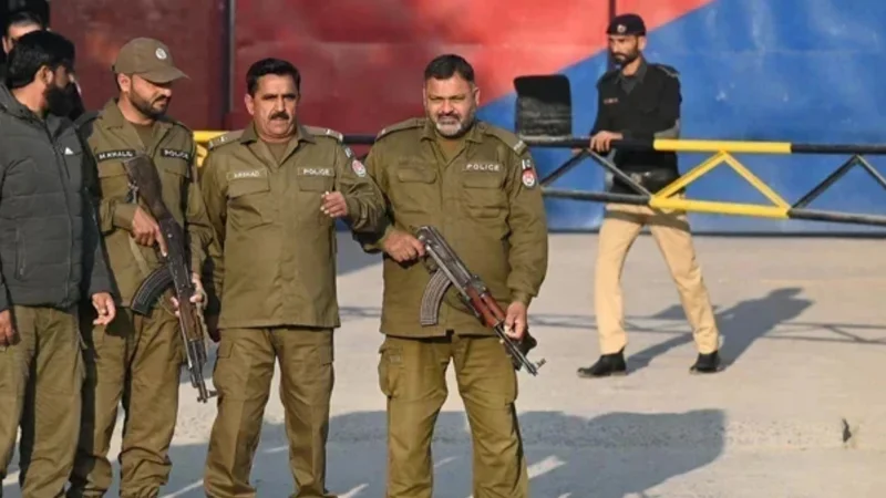 Police foil terrorists attack on check post at DG Khan