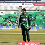 New Zealand opts to bat first against Pakistan in tri-nation ODI series