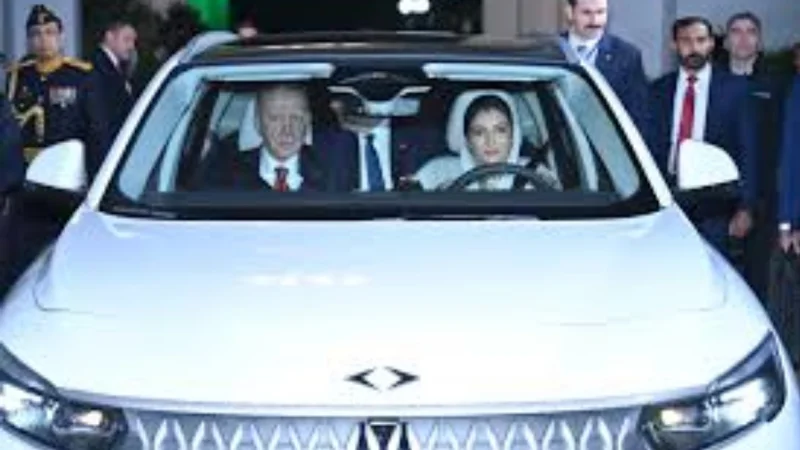 President Erdogan gifts Turkish electric vehicles to PM, President
