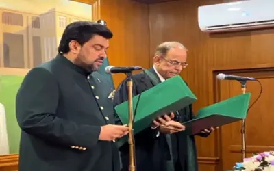 Governor Sindh administers oath to Justice Junaid Ghaffar as acting CJ SHC
