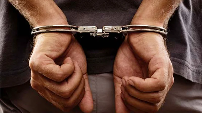 FIA immigration officials offload four passengers at Karachi airport