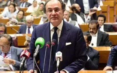 Finance minister unveils fixed tax scheme for small shop owners