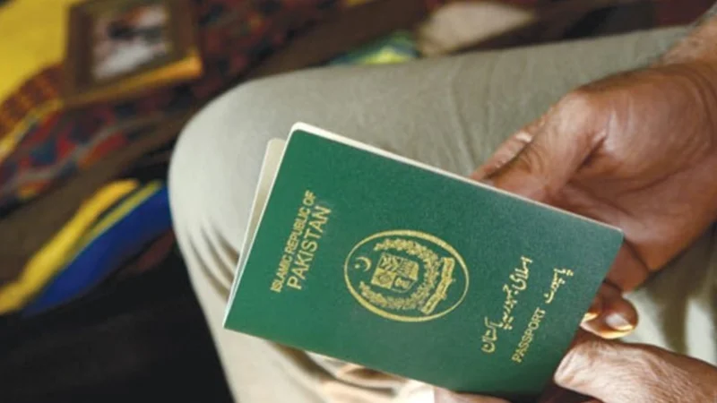 Pakistan banns issuance of passports to asylum seekers
